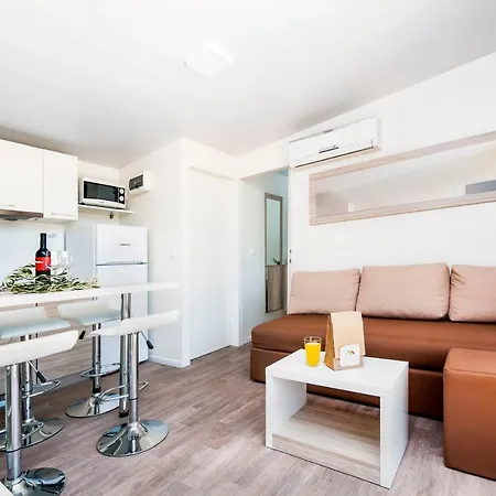 Eurocamp Mobile Homes At Fkk Naturist Ulika Πόρετς