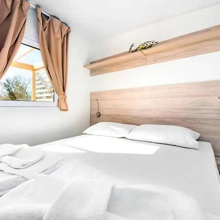 Eurocamp Mobile Homes At Fkk Naturist Ulika * Πόρετς